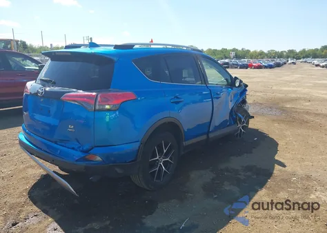 2018 Toyota Rav4 Se из США, поврежденный, VIN JTMJFREV5JJ250177
